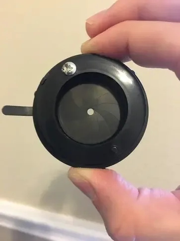 Diaphragm of a Microscope - Definition, Types, Mechanism, Functions 5 Iris diaphragm